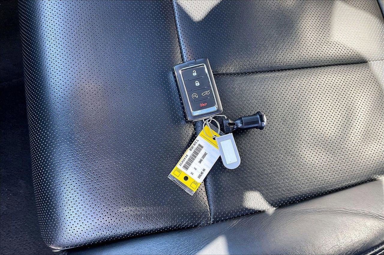 Certified 2023 Jeep Grand Cherokee Overland w/ Luxury Tech Group IV image 34