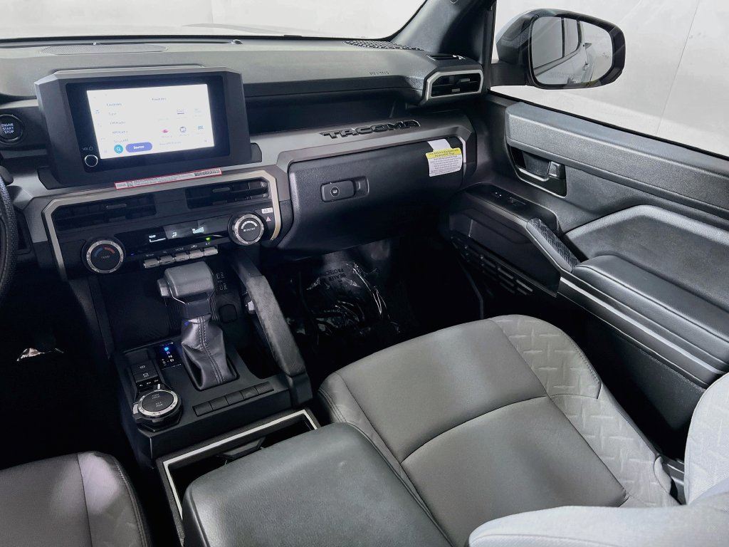 Certified 2025 Toyota Tacoma SR5 AWD/4WD image 20