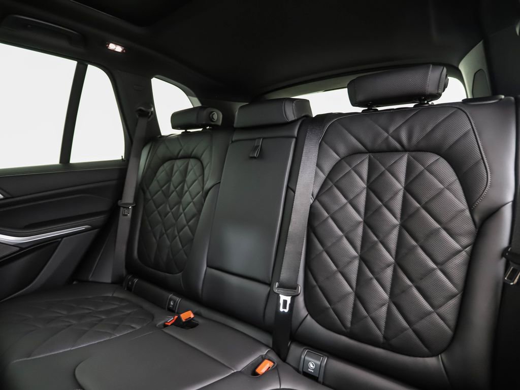 New 2026 BMW X5 xDrive40i w/ Climate Comfort Package image 23