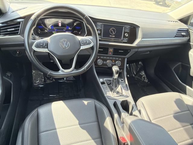 Certified 2023 Volkswagen Jetta SE w/ Panoramic Sunroof Package FWD image 8