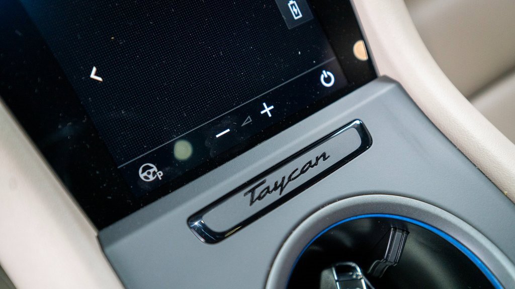 New 2025 Porsche Taycan image 22