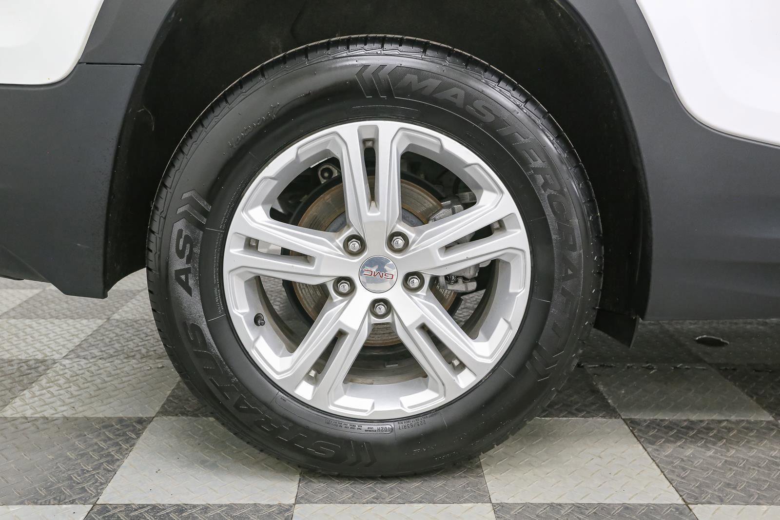 Used 2021 GMC Terrain SLE w/ Driver Convenience Package image 21