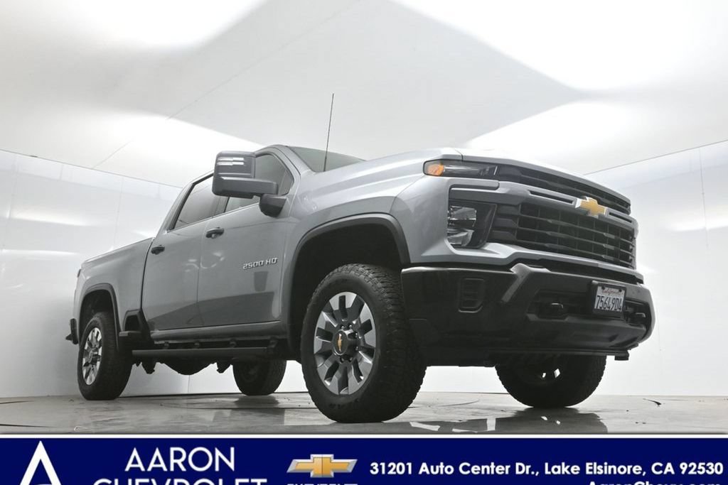 Used 2025 Chevrolet Silverado 2500 Custom w/ Custom Convenience Package AWD/4WD image 2