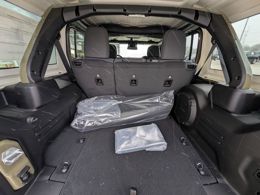 New 2026 Jeep Wrangler Unlimited Rubicon image 13