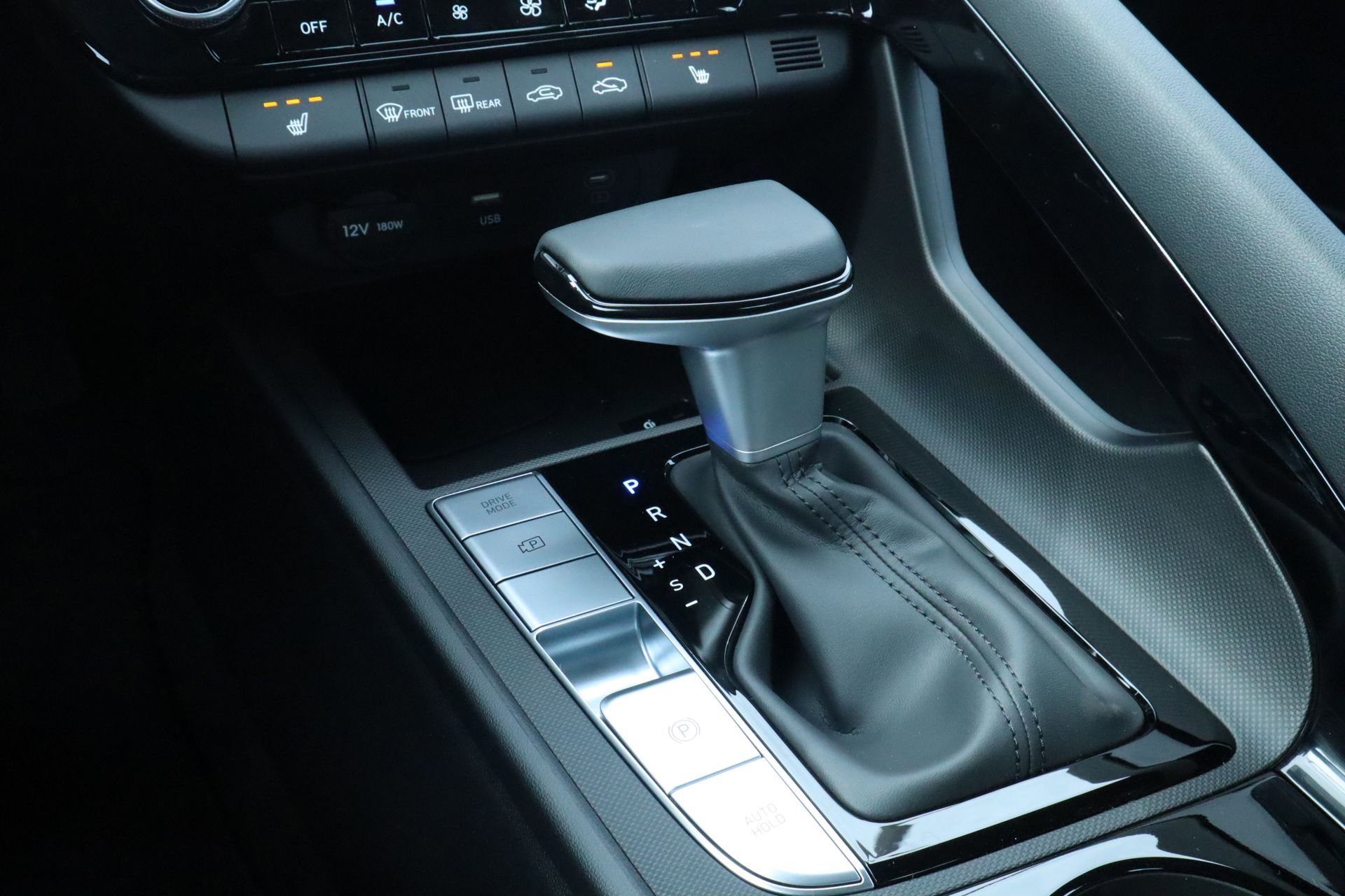 New 2025 Hyundai Elantra Limited image 16