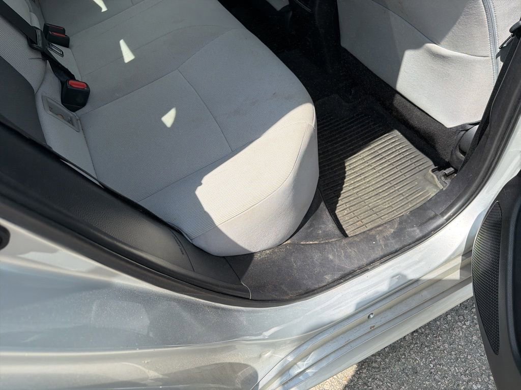 Used 2021 Toyota Corolla LE image 42