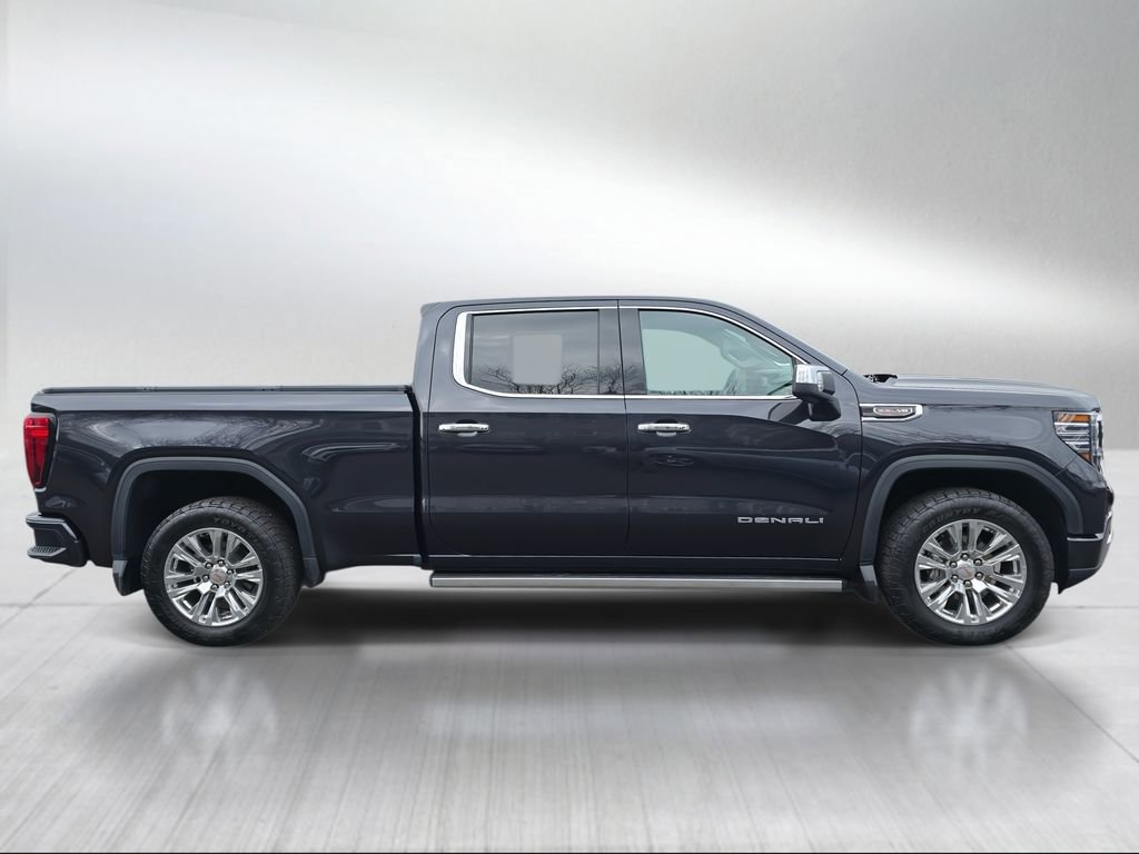 Used 2023 GMC Sierra 1500 Denali w/ Technology Package AWD/4WD image 2