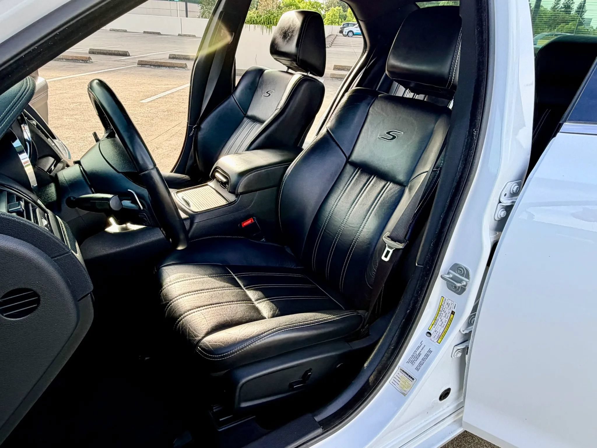 Used 2013 Chrysler 300 S RWD image 37