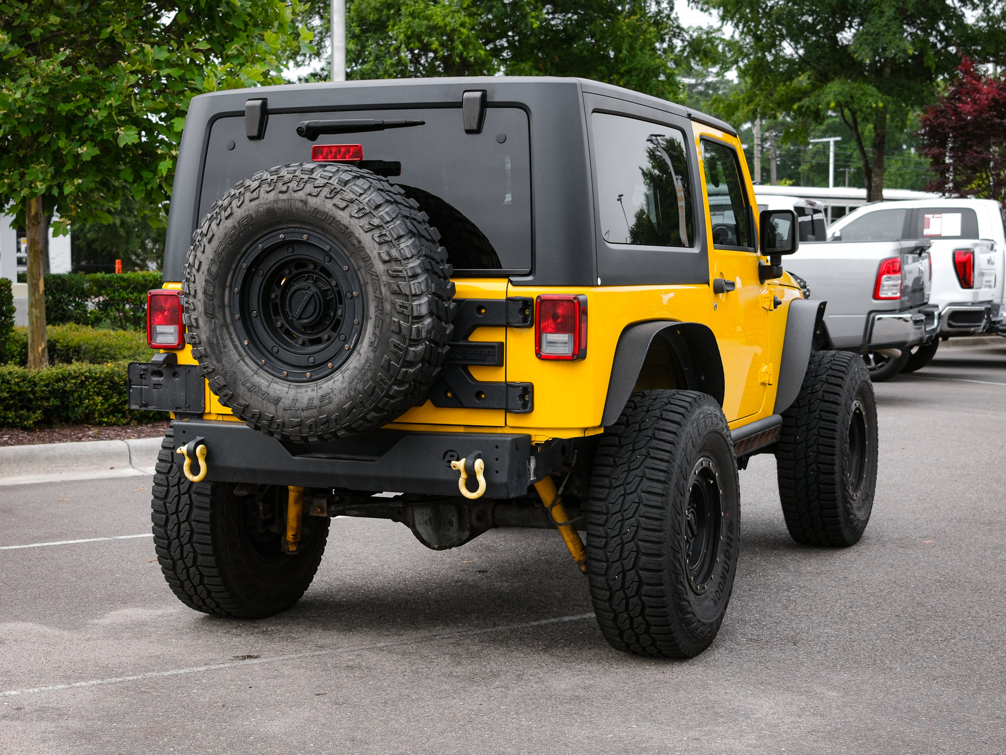 Used 2015 Jeep Wrangler Sahara AWD/4WD image 10