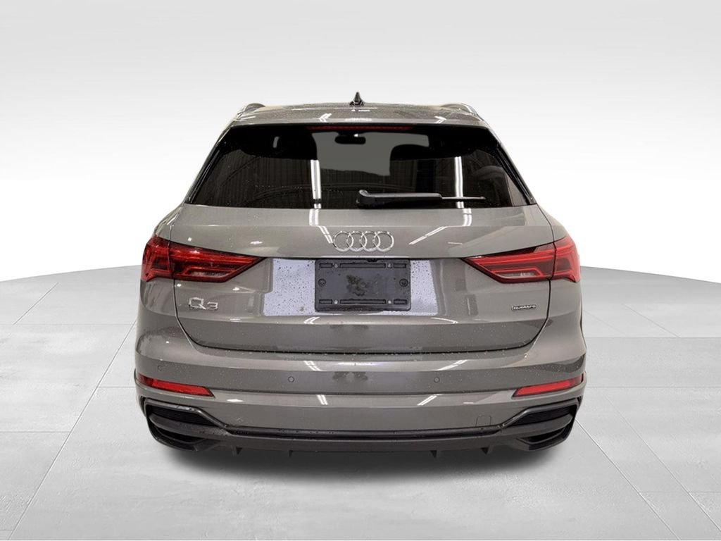 Used 2024 Audi Q3 2.0T Premium w/ Convenience Package AWD/4WD image 4