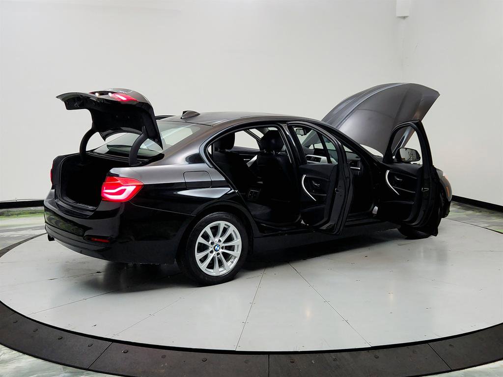 Used 2016 BMW 320i Sedan image 11