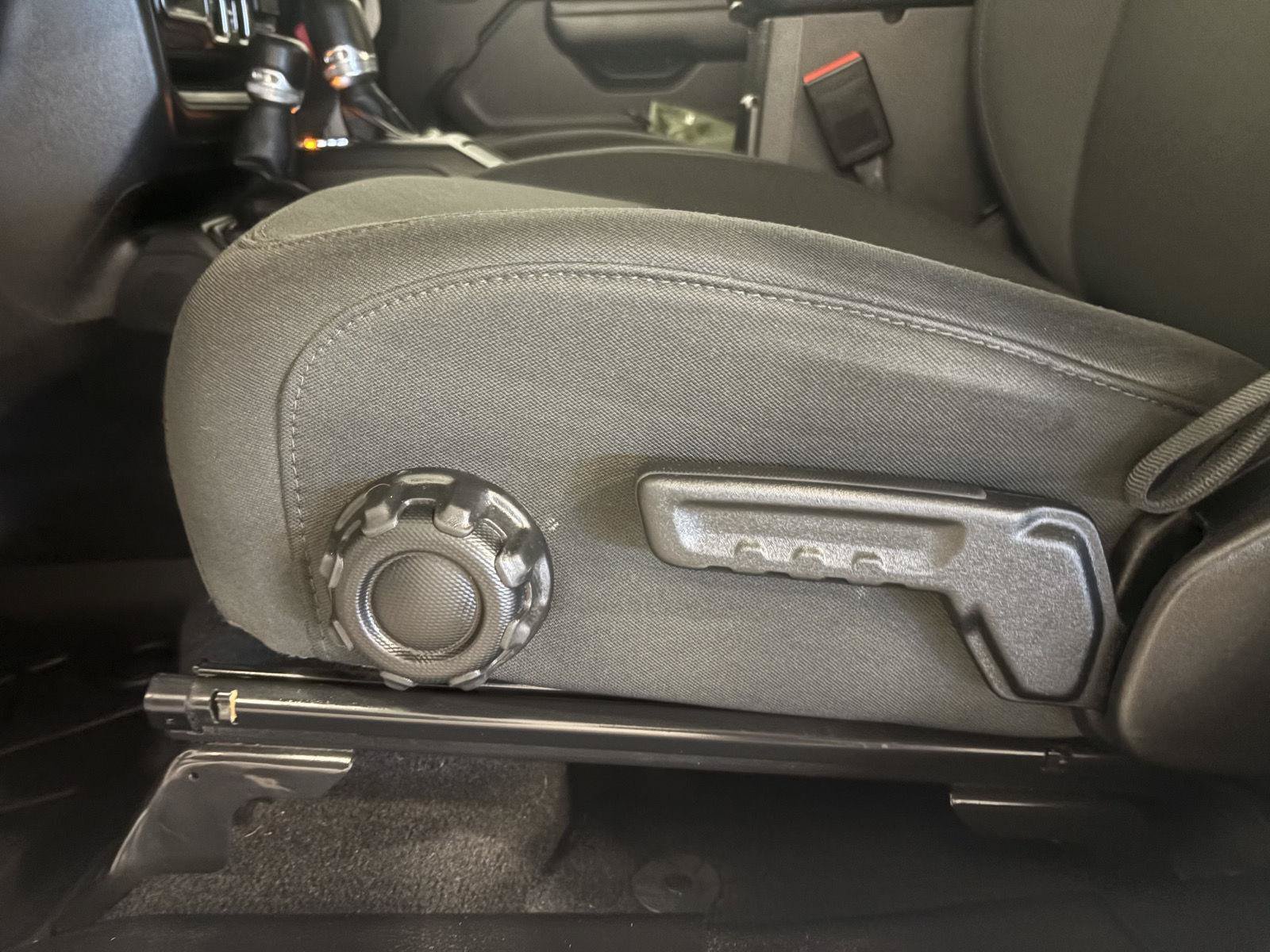 Used 2021 Jeep Gladiator Sport AWD/4WD image 15