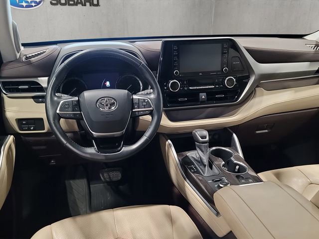 Used 2020 Toyota Highlander Limited AWD/4WD image 17