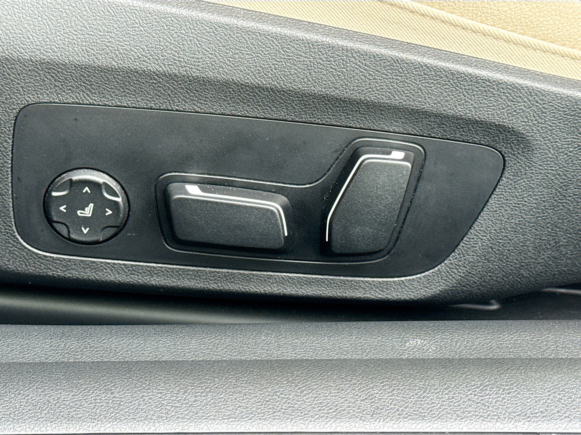 Used 2025 BMW 430i xDrive Coupe w/ Premium Package image 25