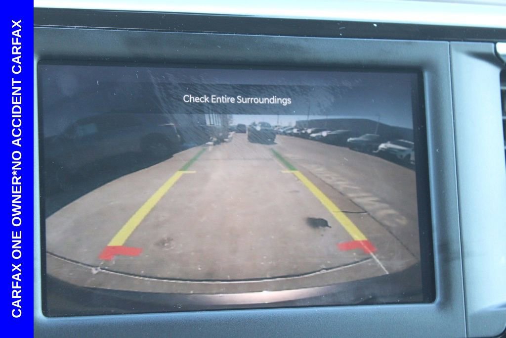 Used 2023 Chrysler Voyager LX image 41