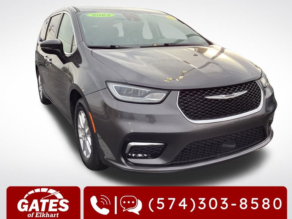 Used 2023 Chrysler Pacifica Touring-L FWD image 1