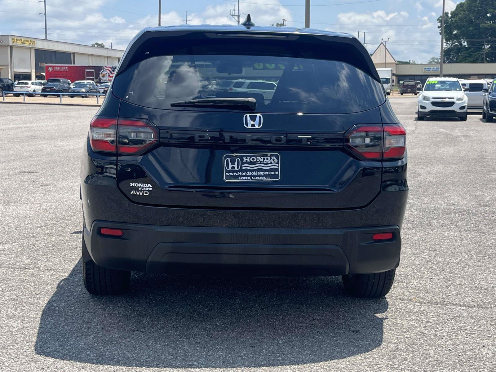 Used 2023 Honda Pilot LX image 4