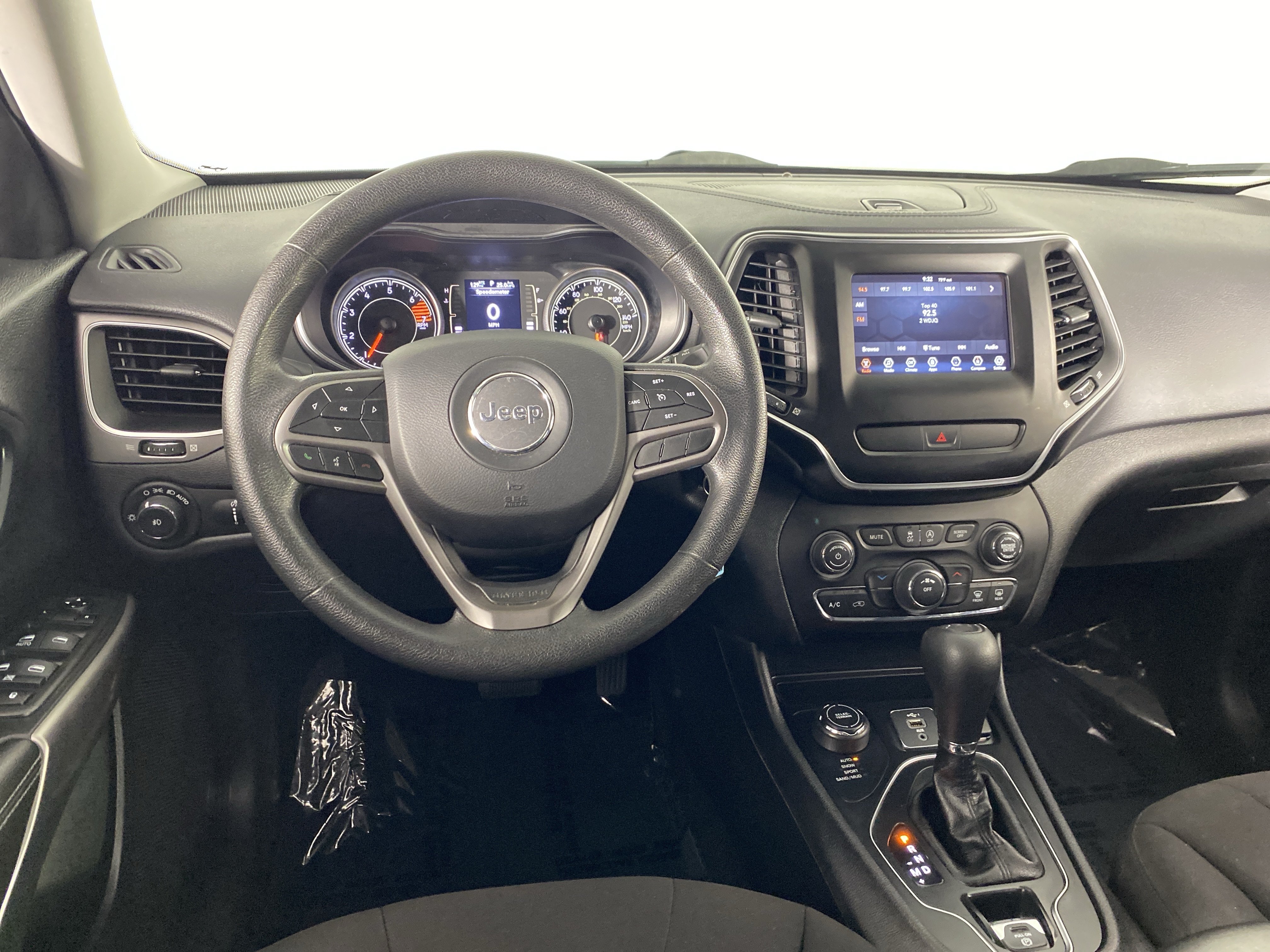 Used 2019 Jeep Cherokee Latitude w/ Popular Appearance Group AWD/4WD image 34