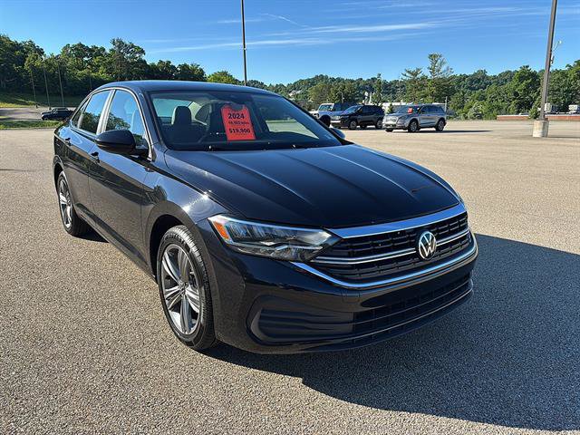 Used 2024 Volkswagen Jetta SE FWD image 6