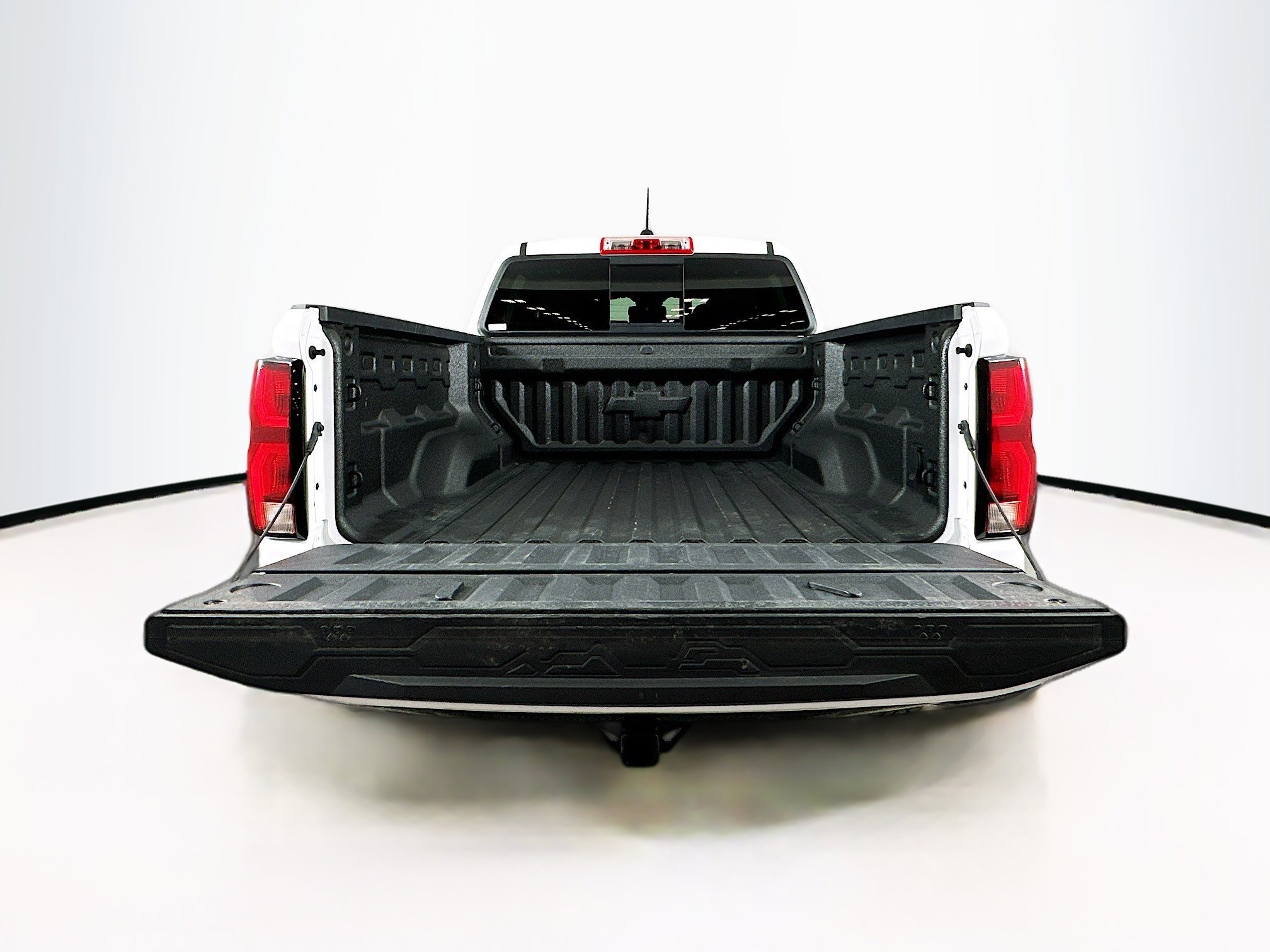 Used 2023 Chevrolet Colorado Z71 w/ Z71 Convenience Package 2 image 29