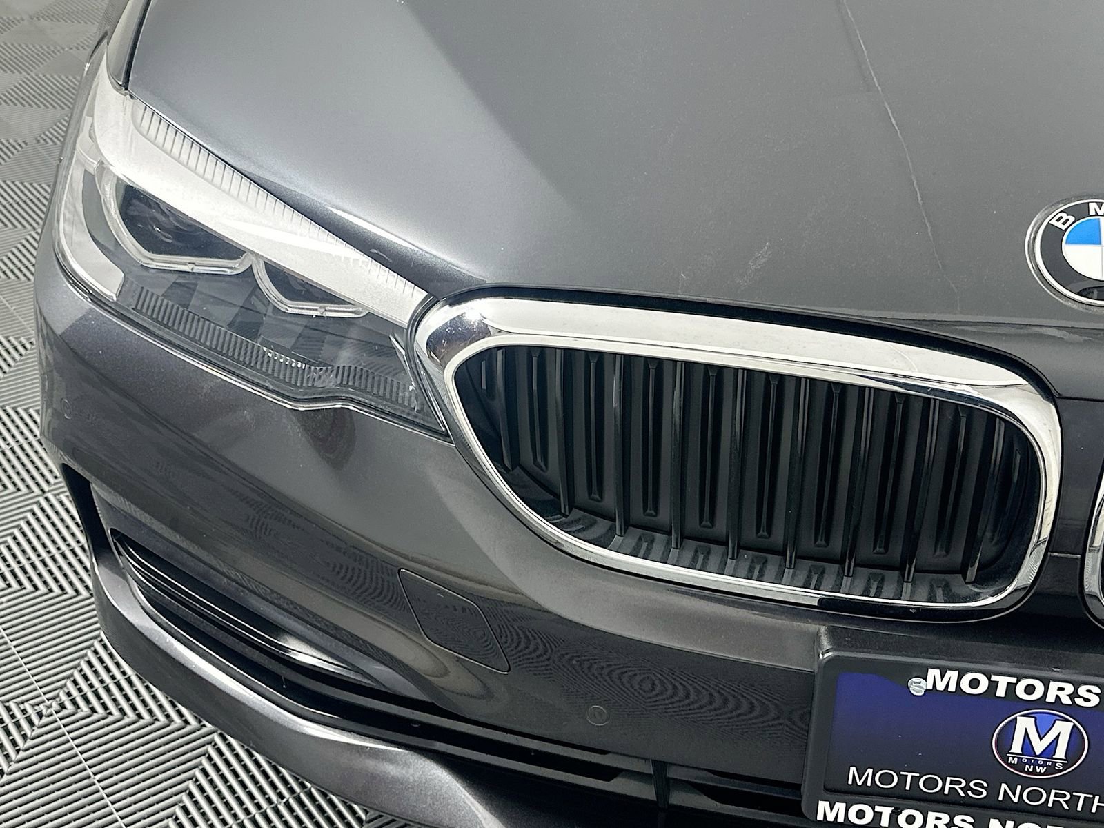 Used 2018 BMW 530i xDrive AWD/4WD image 3