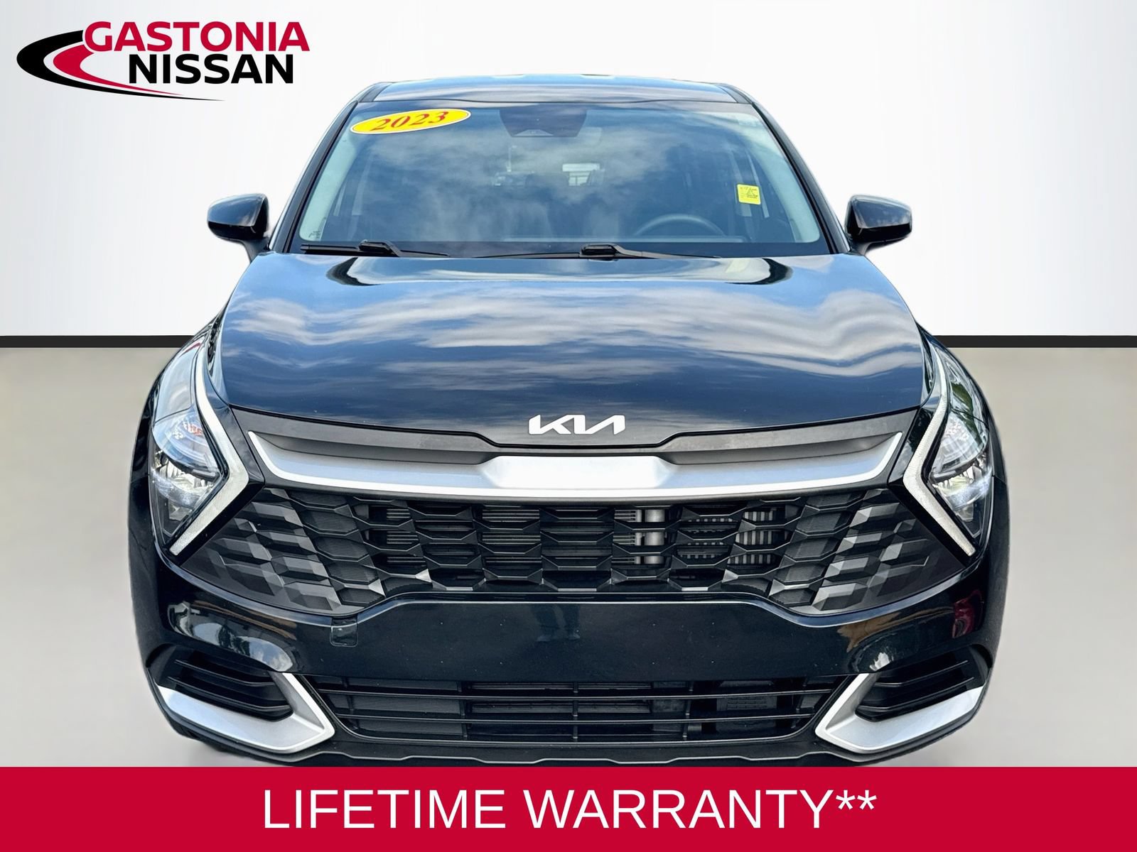 Used 2023 Kia Sportage LX AWD/4WD image 2