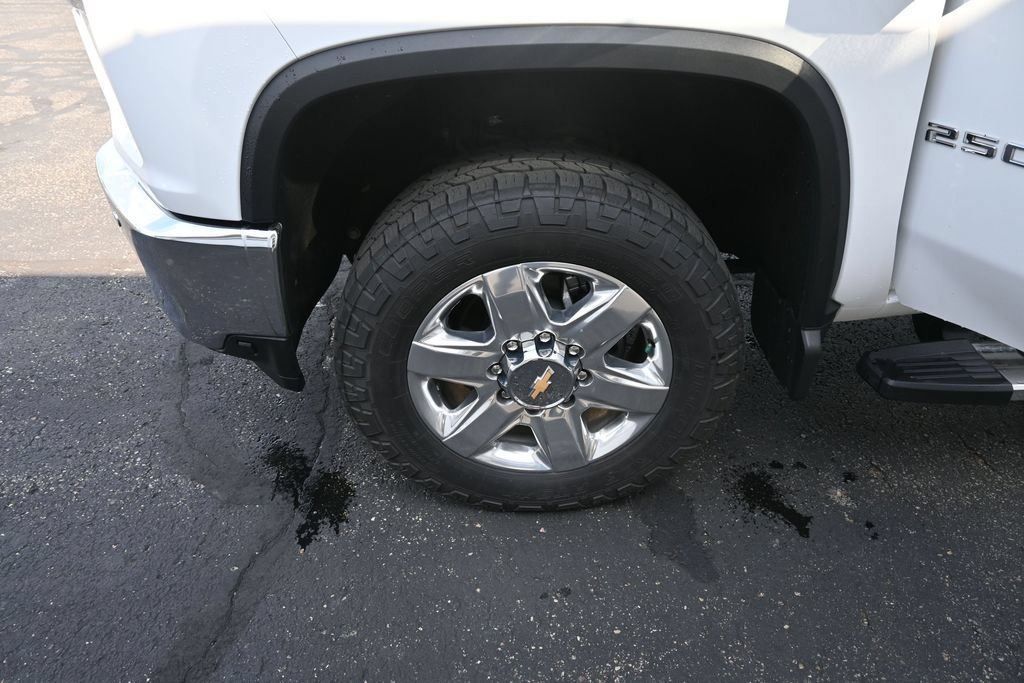 Used 2021 Chevrolet Silverado 2500 LTZ w/ LTZ Premium Package AWD/4WD image 45