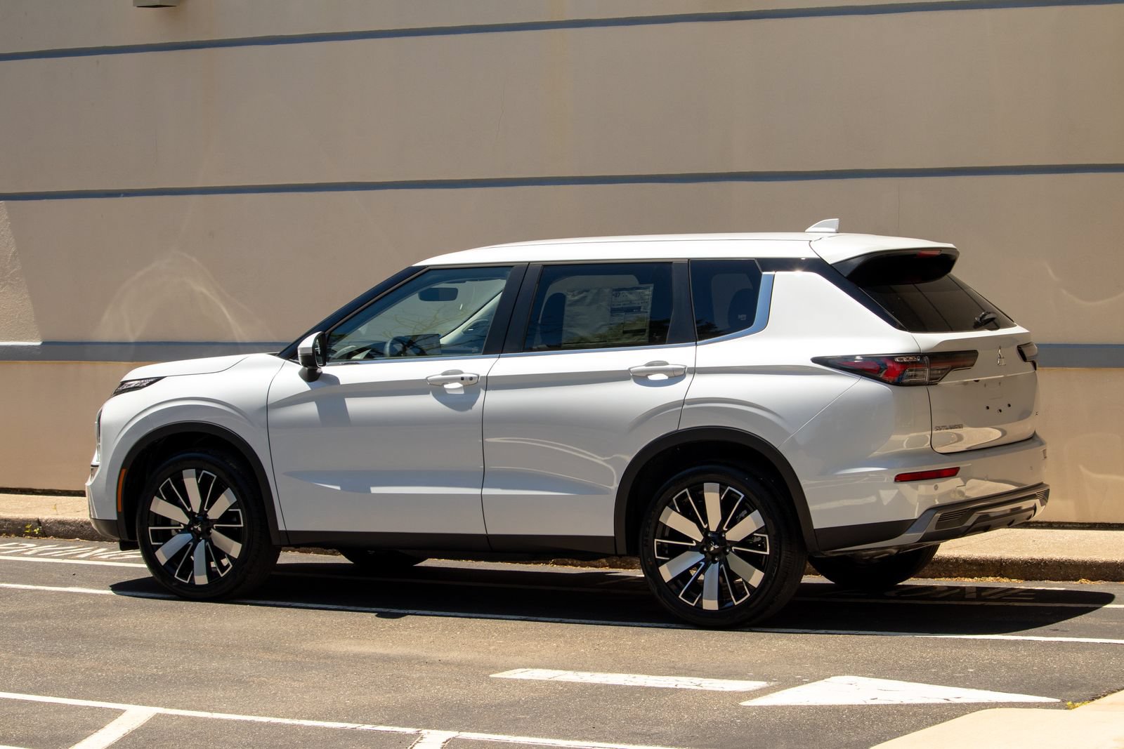 New 2026 Mitsubishi Outlander SE AWD/4WD image 5