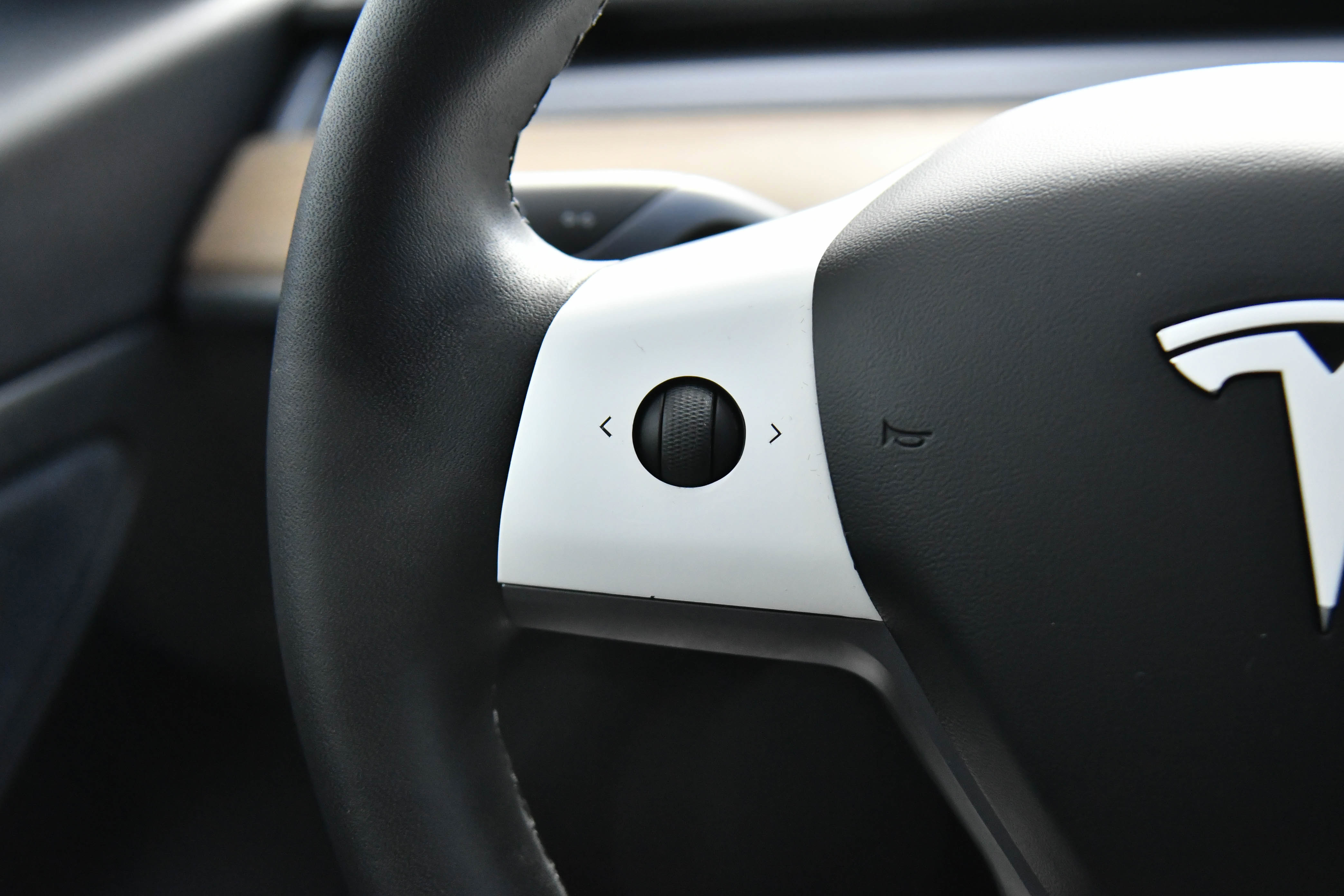 Used 2020 Tesla Model 3 Standard Range RWD image 28