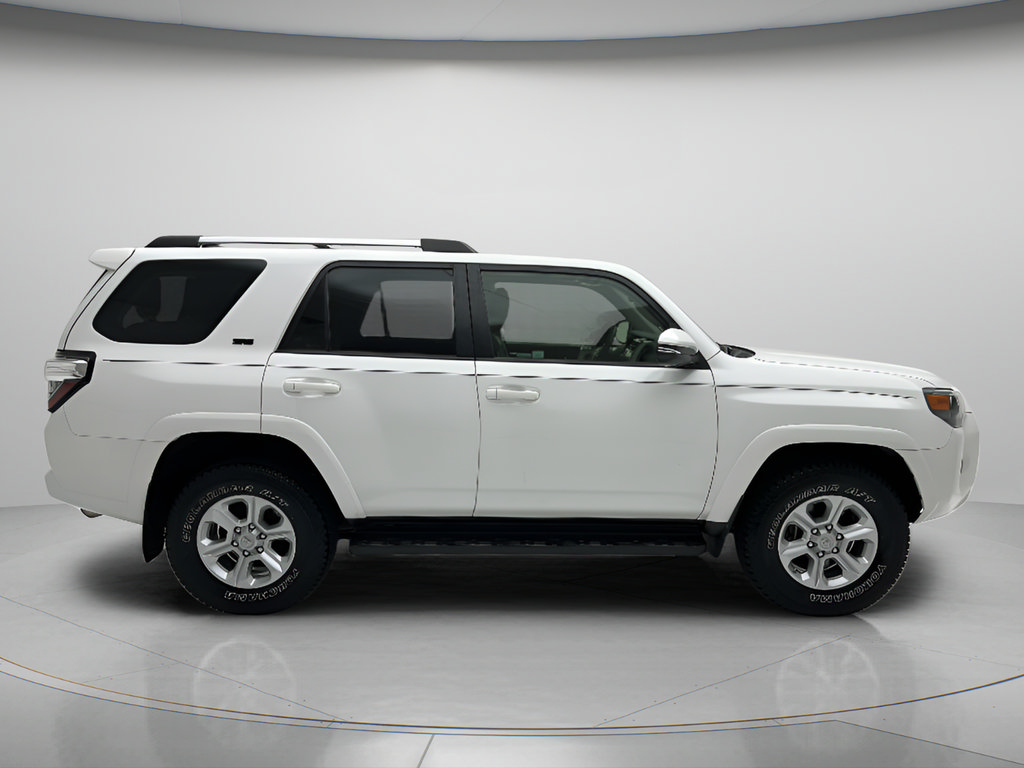 Used 2021 Toyota 4Runner SR5 Premium w/ Moonroof Package AWD/4WD image 2