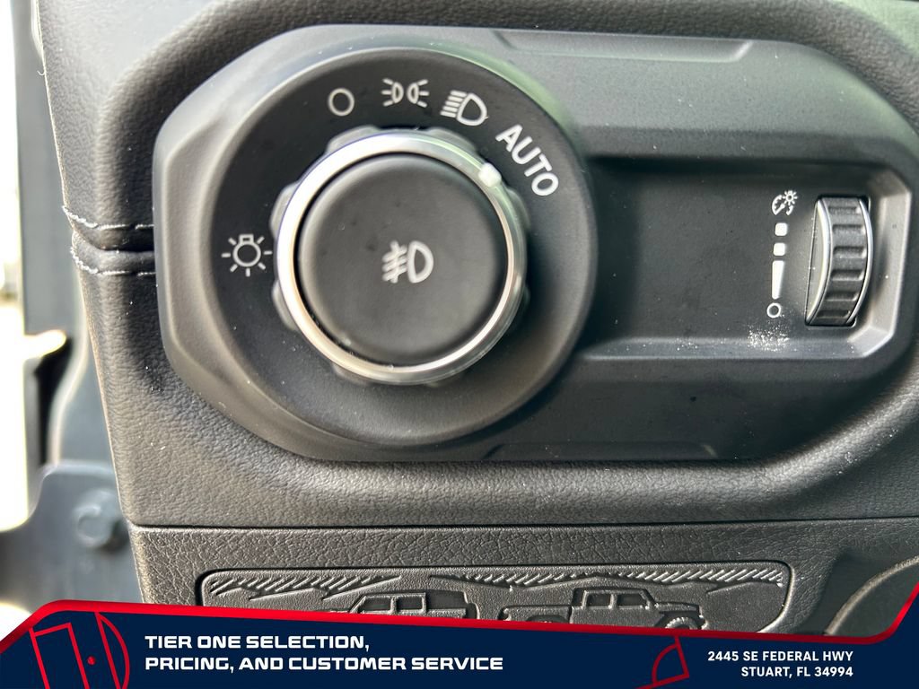 Used 2024 Jeep Wrangler Unlimited Rubicon AWD/4WD image 15