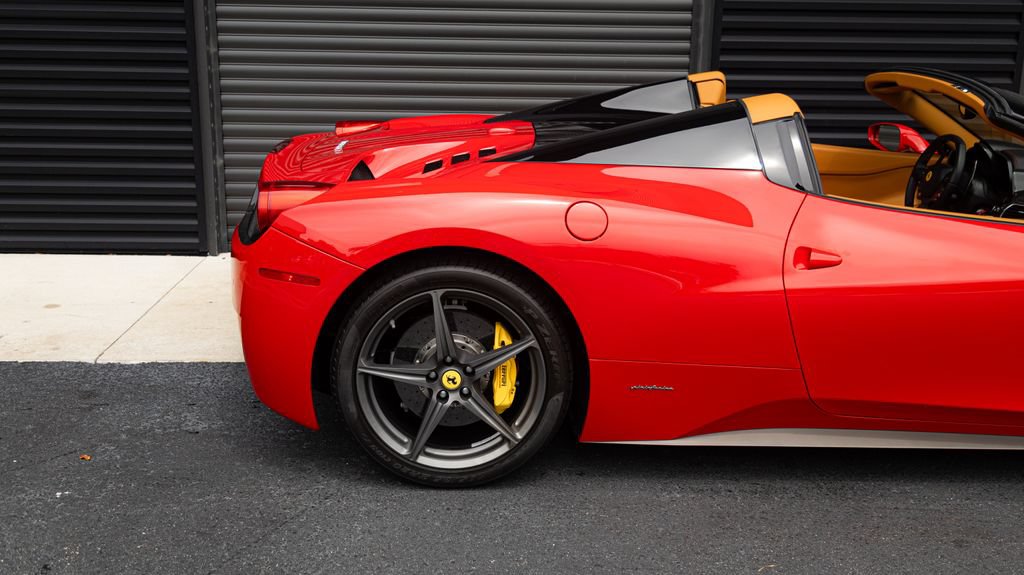Used 2015 Ferrari 458 Spider RWD image 59