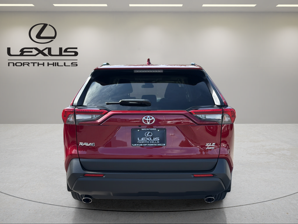 Used 2020 Toyota RAV4 XLE Premium AWD/4WD image 7