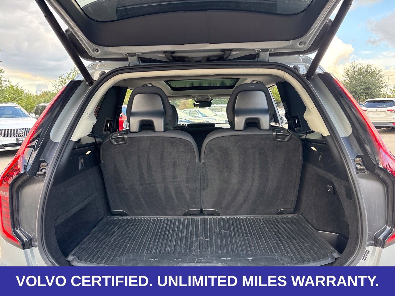 Certified 2026 Volvo XC90 B6 Plus AWD/4WD image 9