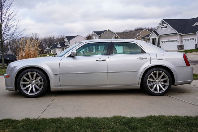 Used 2006 Chrysler 300 SRT8 w/ SRT Option Group II image 3