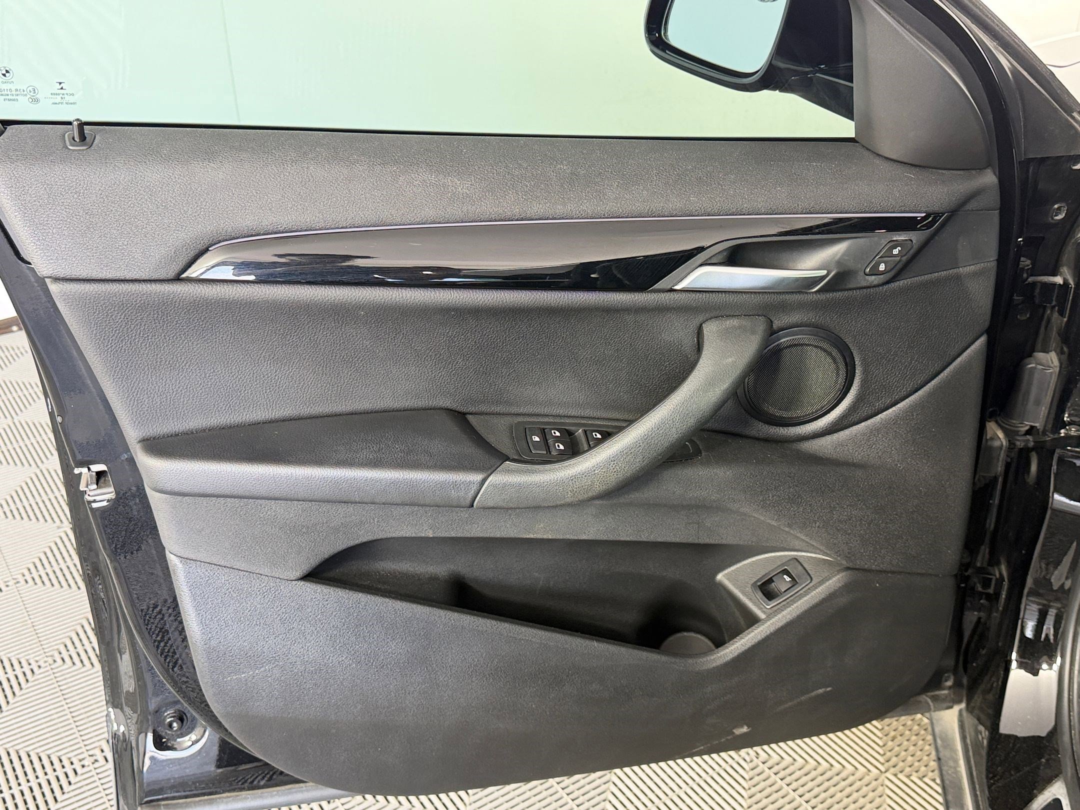 Used 2018 BMW X2 sDrive28i FWD image 12