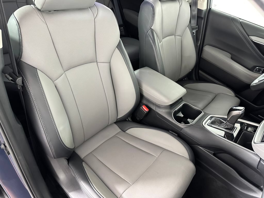 Used 2025 Subaru Outback Limited AWD/4WD image 30