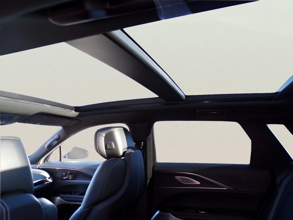 New 2025 Cadillac Lyriq Sport image 8