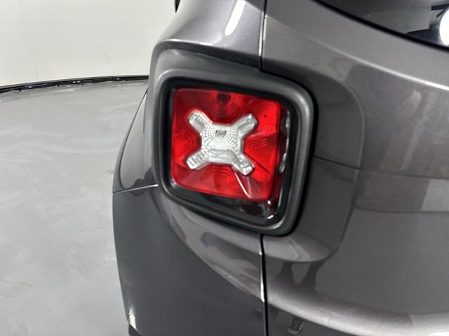Used 2020 Jeep Renegade Altitude FWD image 29