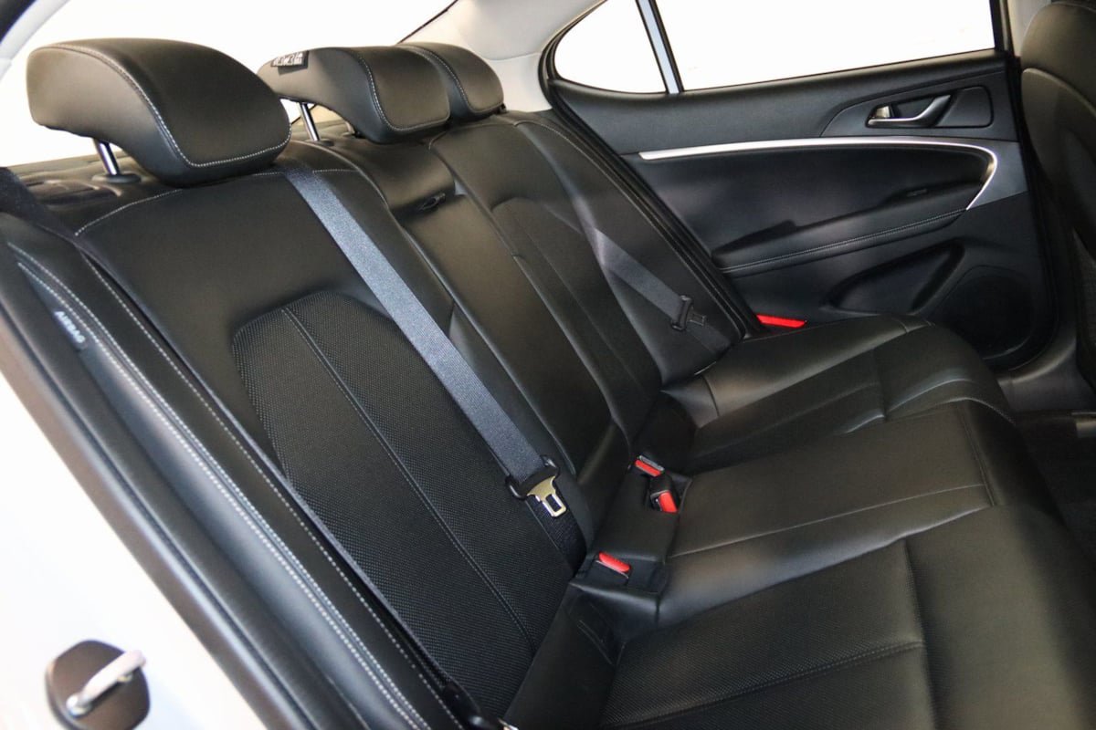 Used 2025 Genesis G70 2.5T image 59