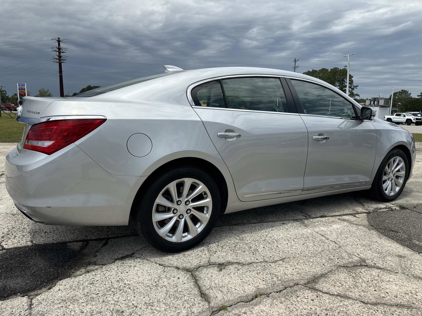 Used 2015 Buick LaCrosse Leather w/ Experience Buick Package FWD image 4
