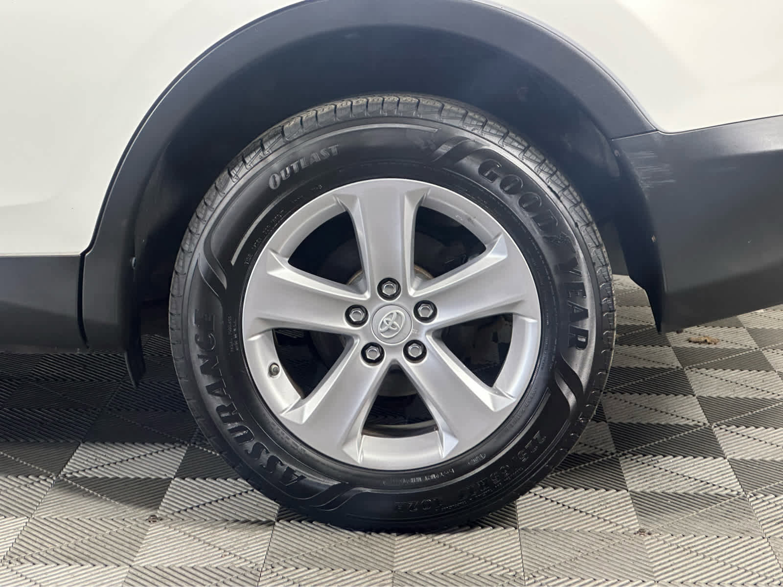 Used 2013 Toyota RAV4 XLE image 24