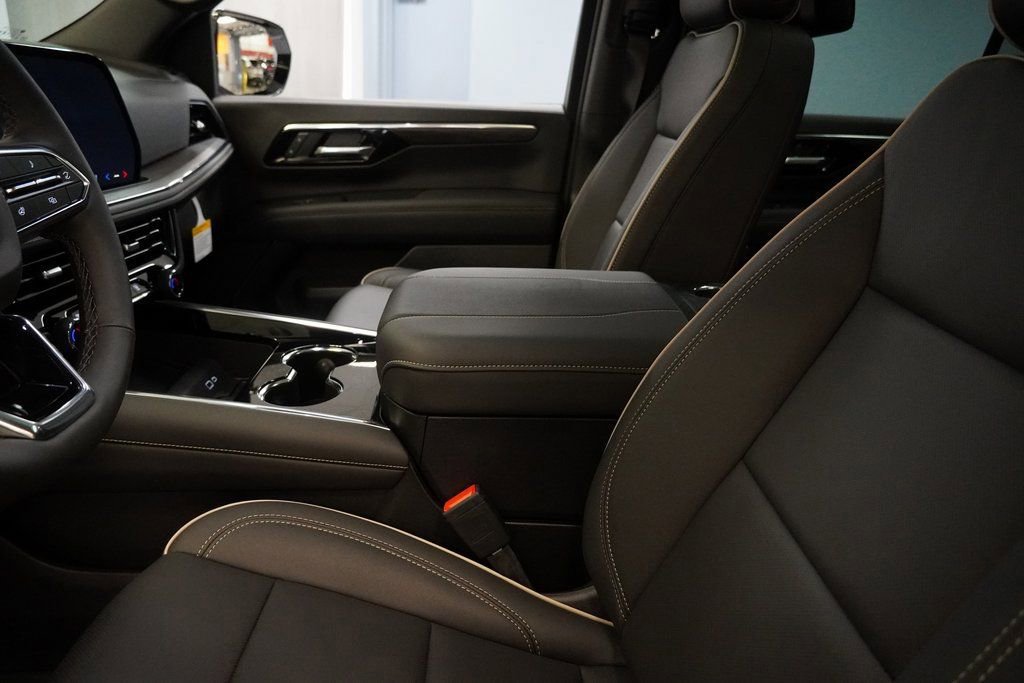 New 2025 Chevrolet Suburban Premier image 16