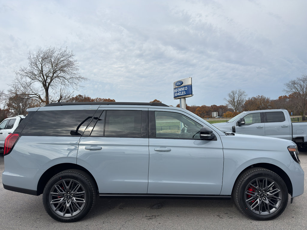 New 2025 Ford Expedition Platinum w/ Stealth Performance Package image 4