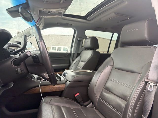 Used 2020 GMC Yukon XL Denali w/ Denali Ultimate Package AWD/4WD image 13