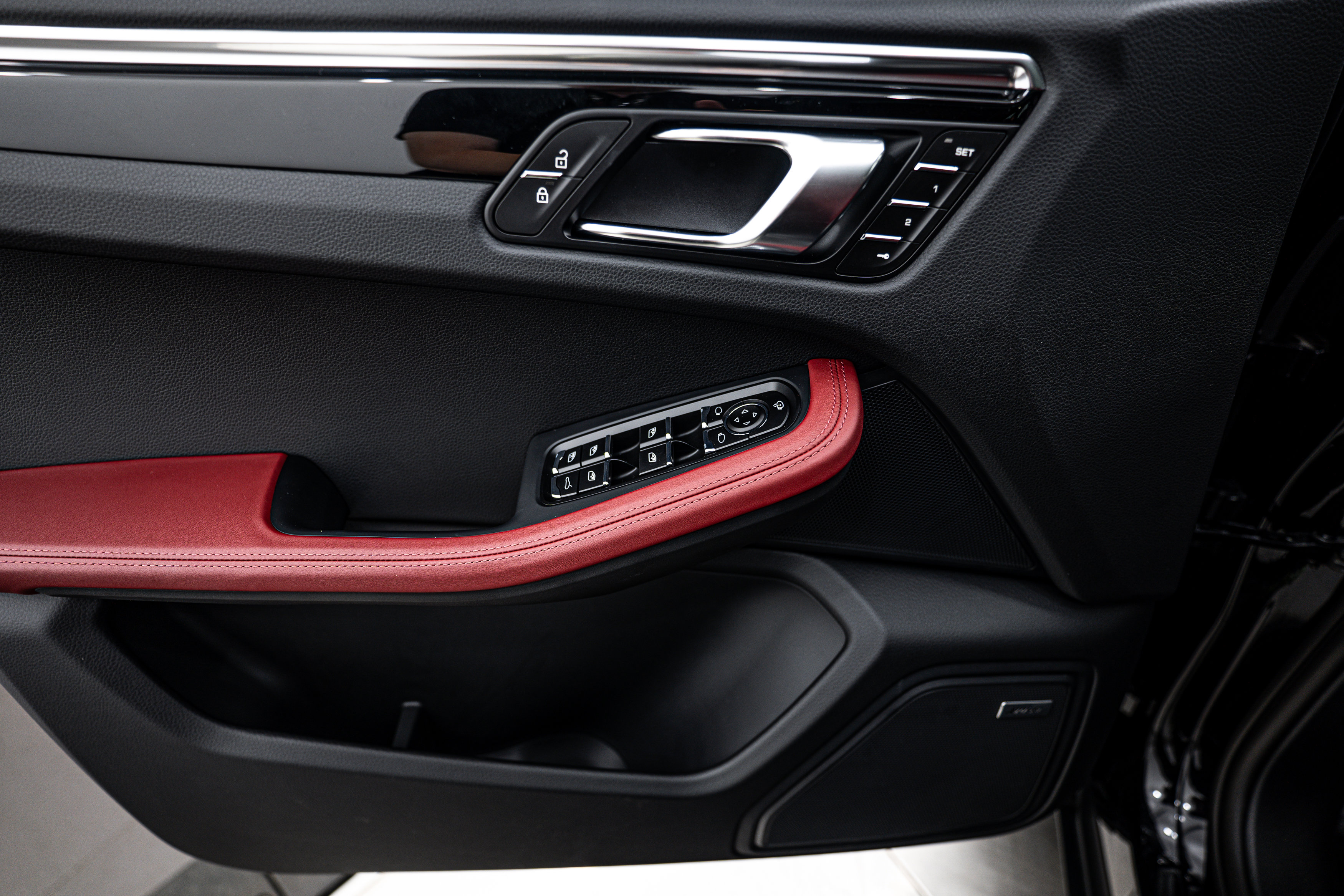 New 2025 Porsche Macan image 17