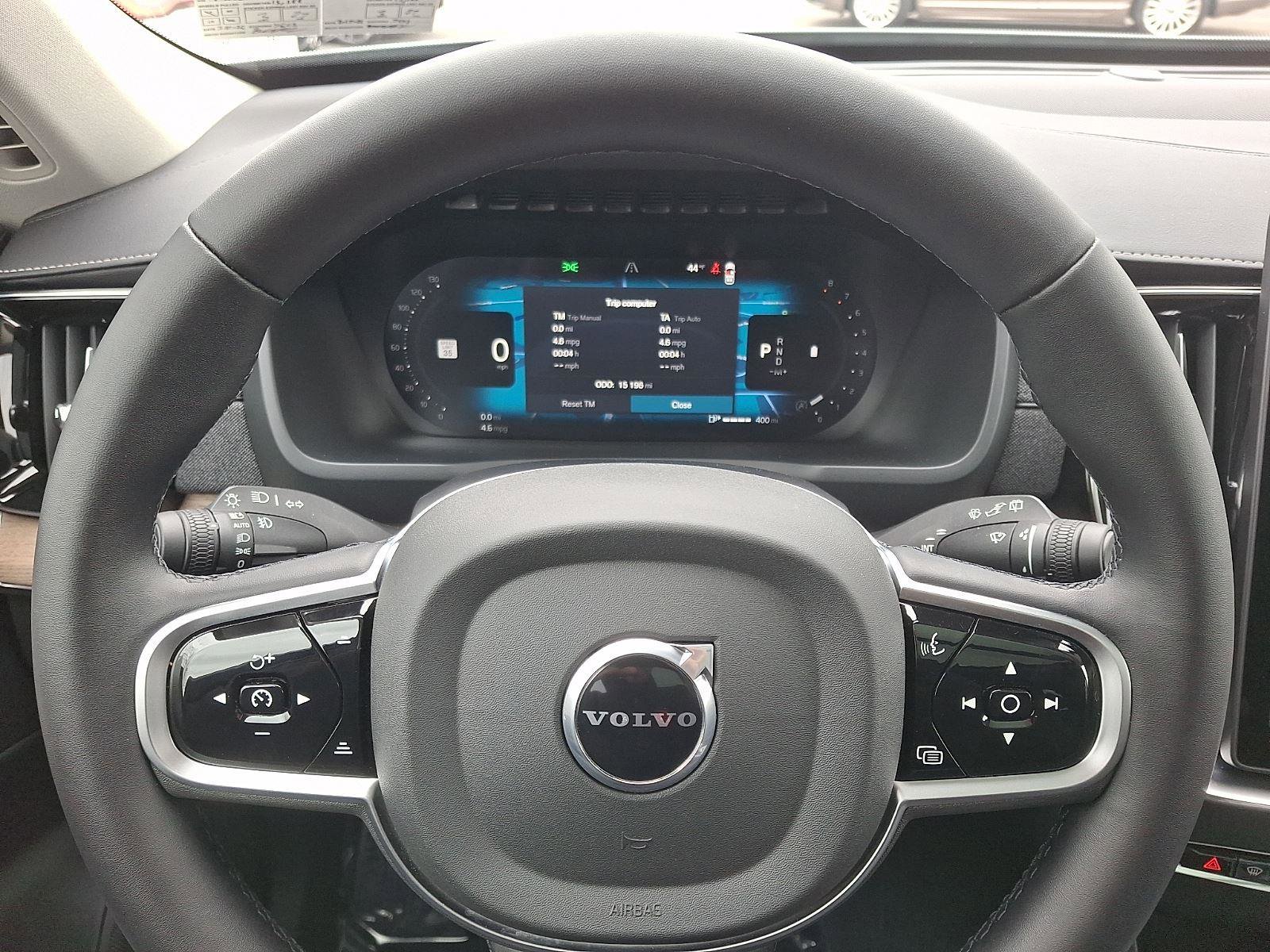 Certified 2025 Volvo XC90 B6 Plus image 22