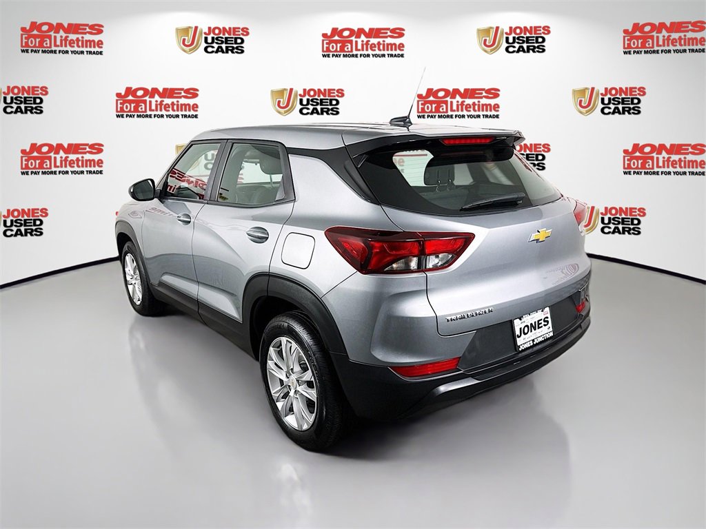 Used 2023 Chevrolet TrailBlazer LS image 2