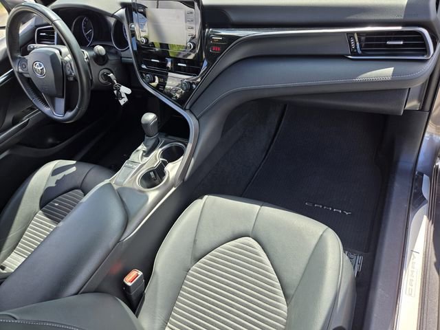 Used 2022 Toyota Camry SE image 18
