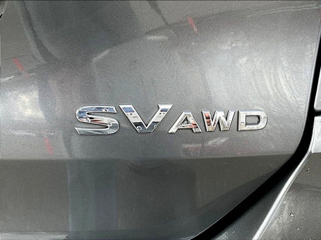 Used 2018 Nissan Rogue SV image 8